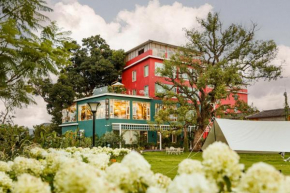 Guilin Red Roof Garden Resort --Within 8000 square meter lush garden- Fluent English-Southeast Asian style decoration-Quiet and delightful